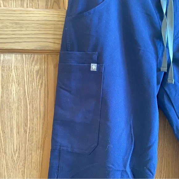 Figs Technical Collection Navy Scrub Pants - Picture 3 of 3